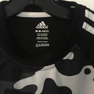 Adidas youth M t shirt